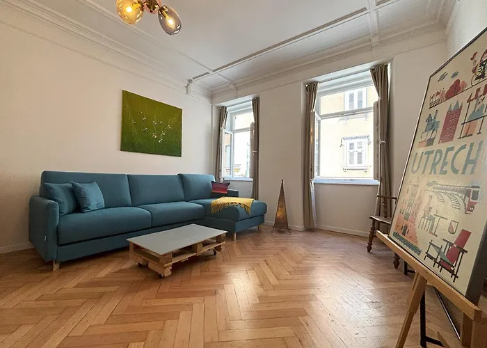 Ted's Torre Apartment